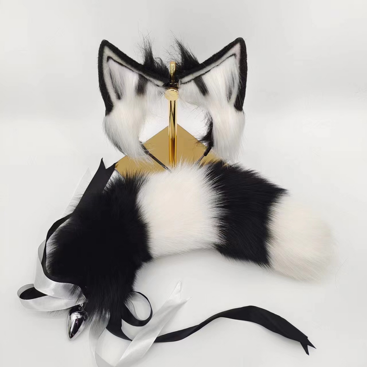 Black white furry stainless steel fox tail butt plug