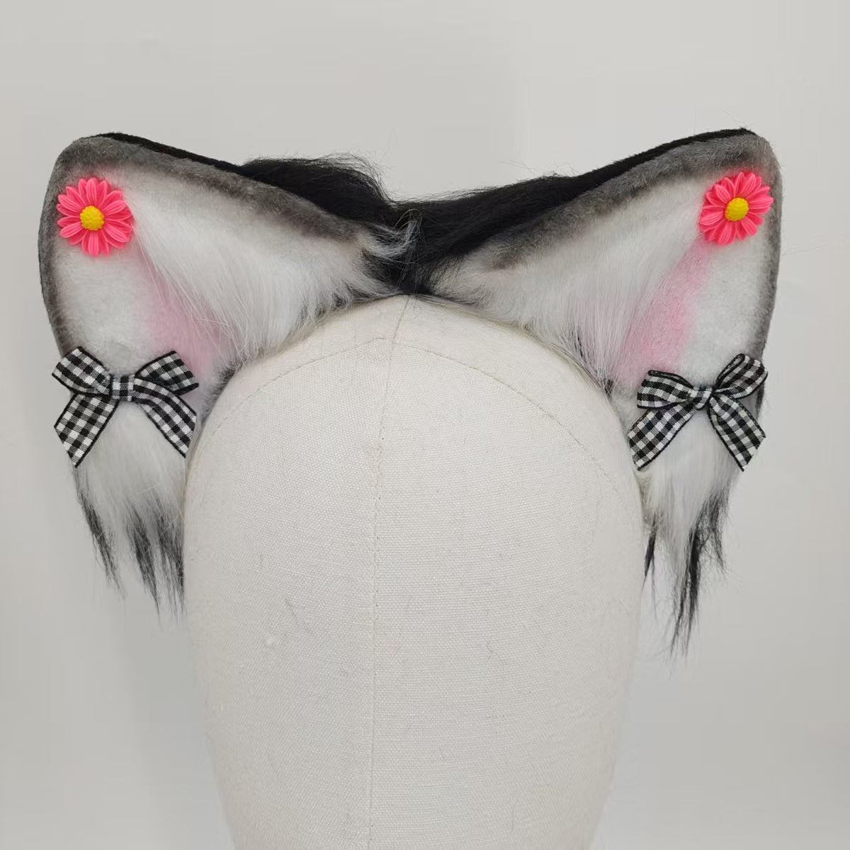 Stainless steel grey fox tail butt plug
