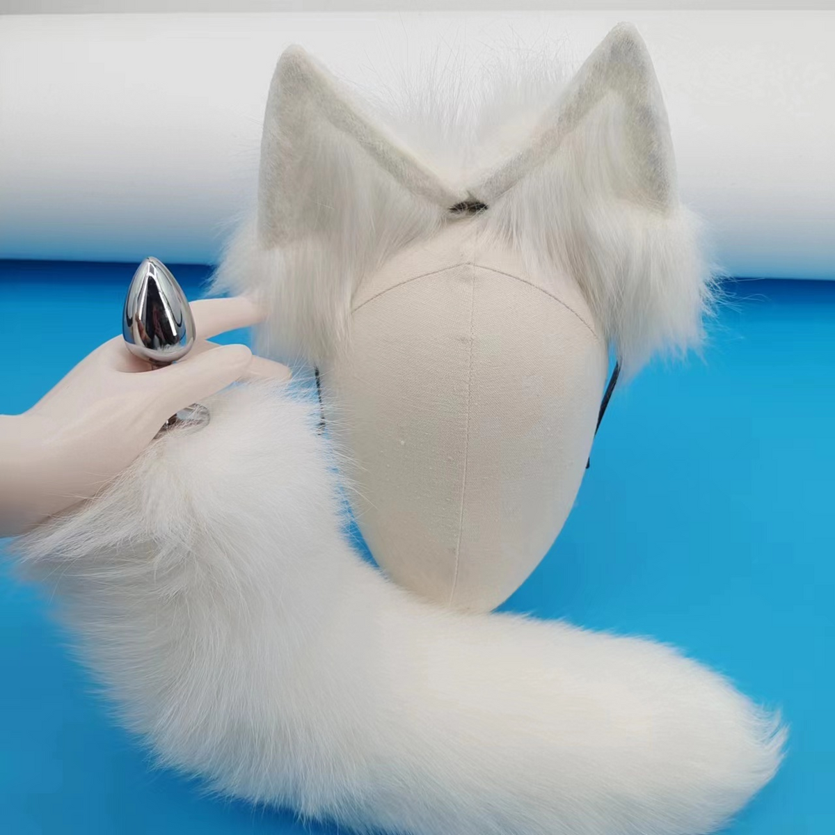 Pure white real fur fox tail butt plug