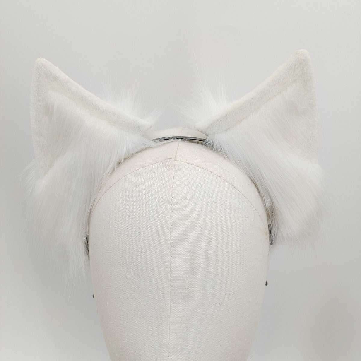 Pure white real fur fox tail butt plug