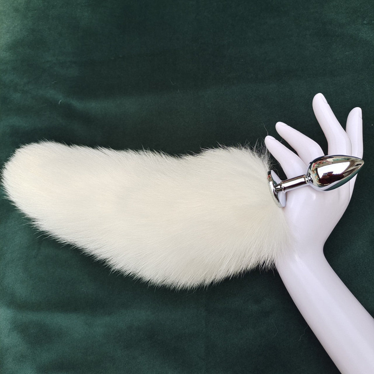 White furry fox tail butt plug